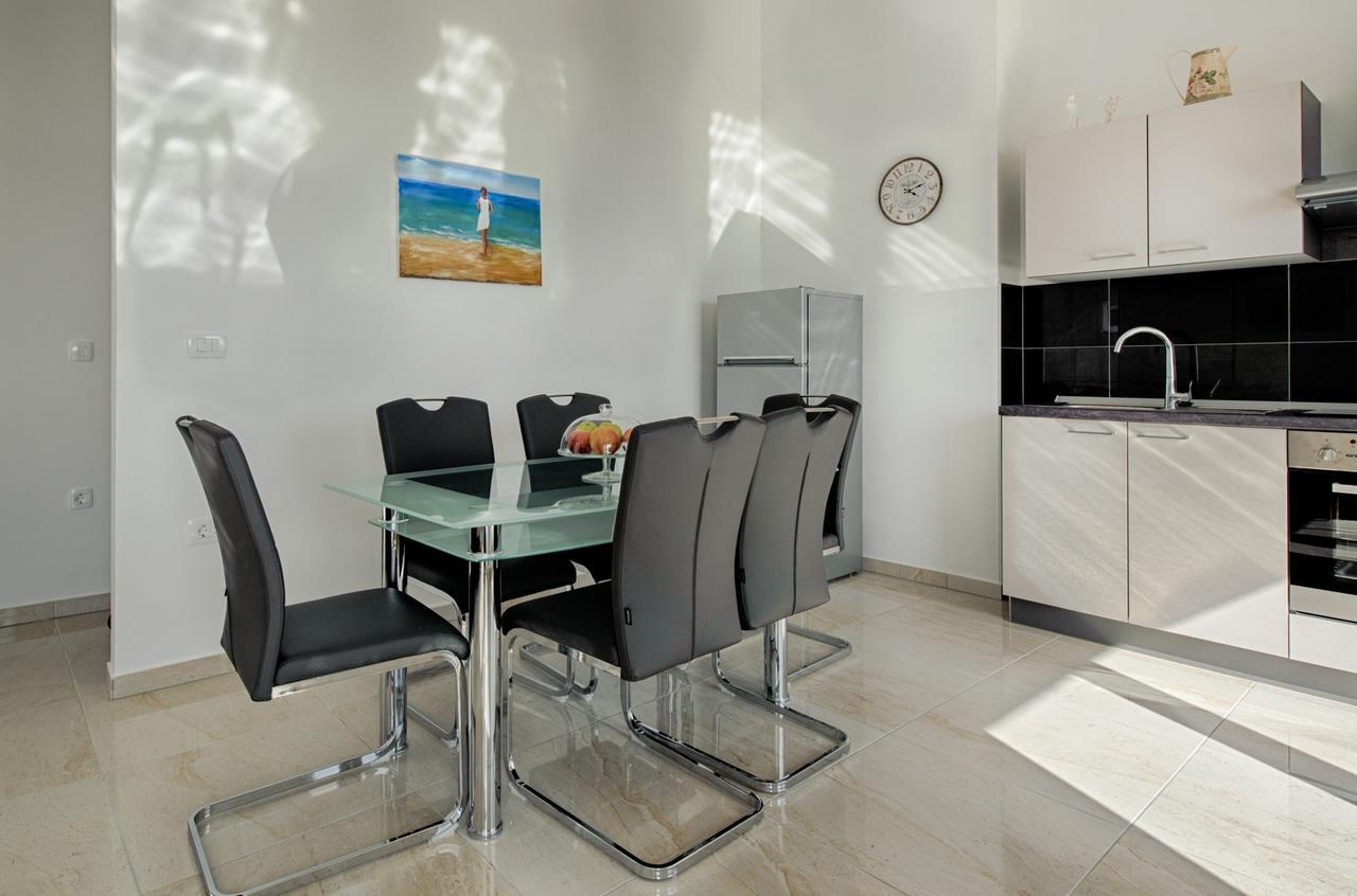 Cezar Luxury Apartment Omiš Dış mekan fotoğraf