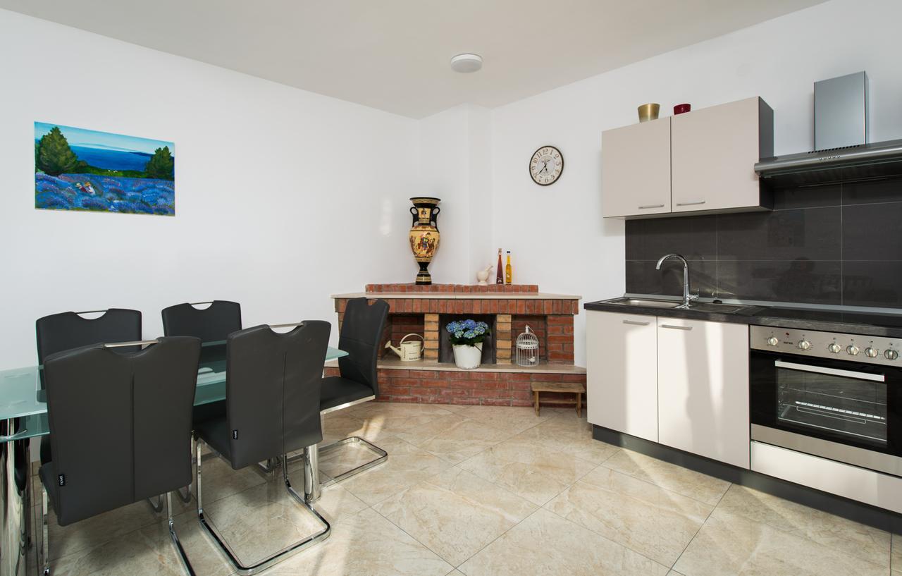 Cezar Luxury Apartment Omiš Dış mekan fotoğraf