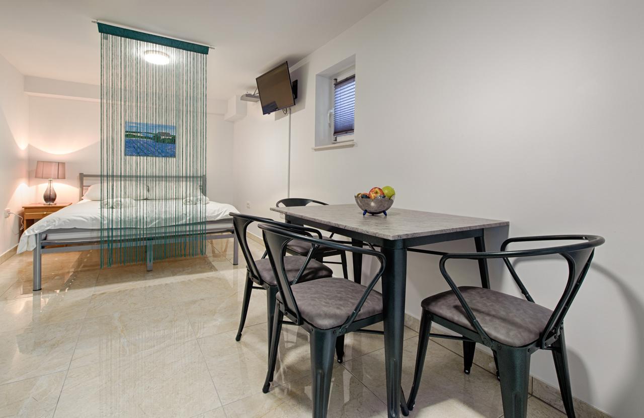Cezar Luxury Apartment Omiš Dış mekan fotoğraf
