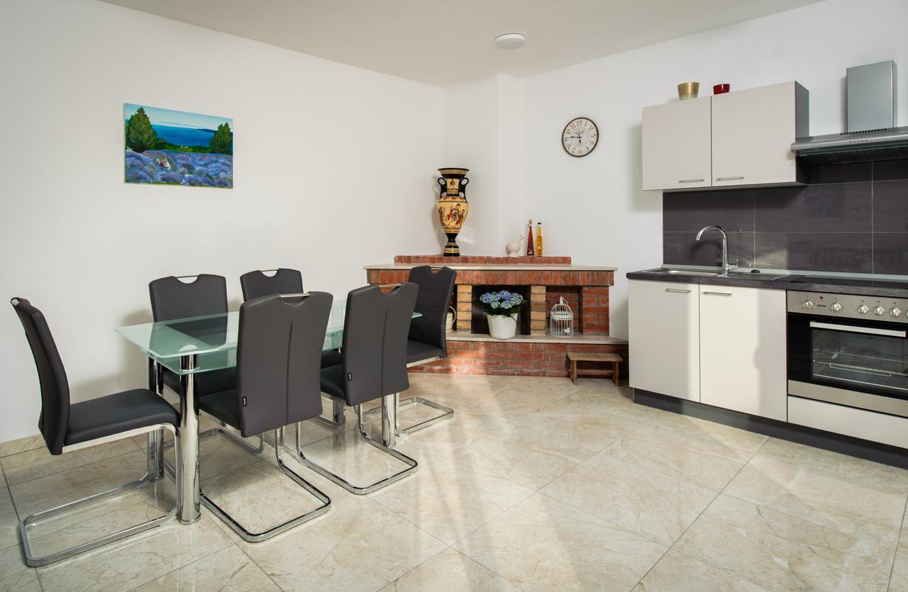 Cezar Luxury Apartment Omiš Dış mekan fotoğraf