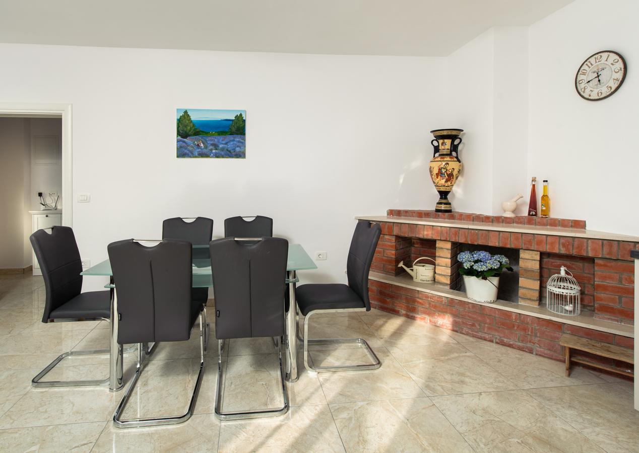 Cezar Luxury Apartment Omiš Dış mekan fotoğraf
